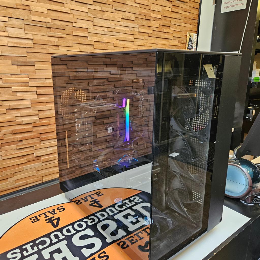 Gaming PC AMD - 32GB - 2TB SSD + 5 TB HDD - RX 7900 XT 20GB, 3com, Zo goed als nieuw, Support@3com.com, 1501 Page Mill Road
Palo Alto, CA 94304
United States