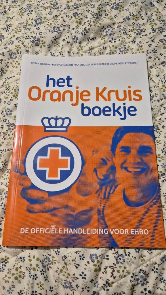 Het Oranje Kruis boekje - Officiële handleiding EHBO, Boeken, Het Oranje Kruis, Ophalen of Verzenden, Zo goed als nieuw, Gamma
