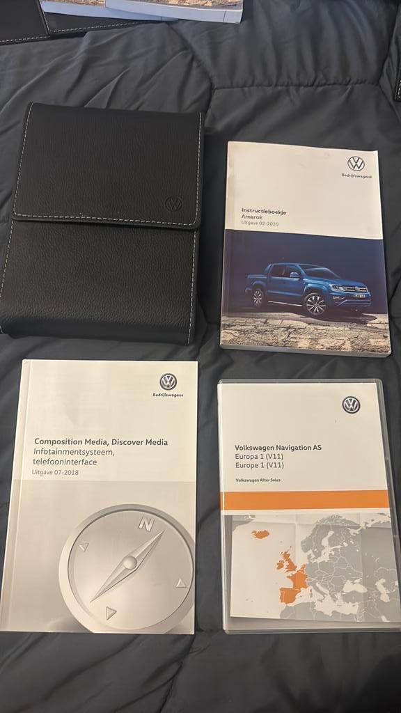 Vw Amarok instructieboekje met mapje en case, Verzenden