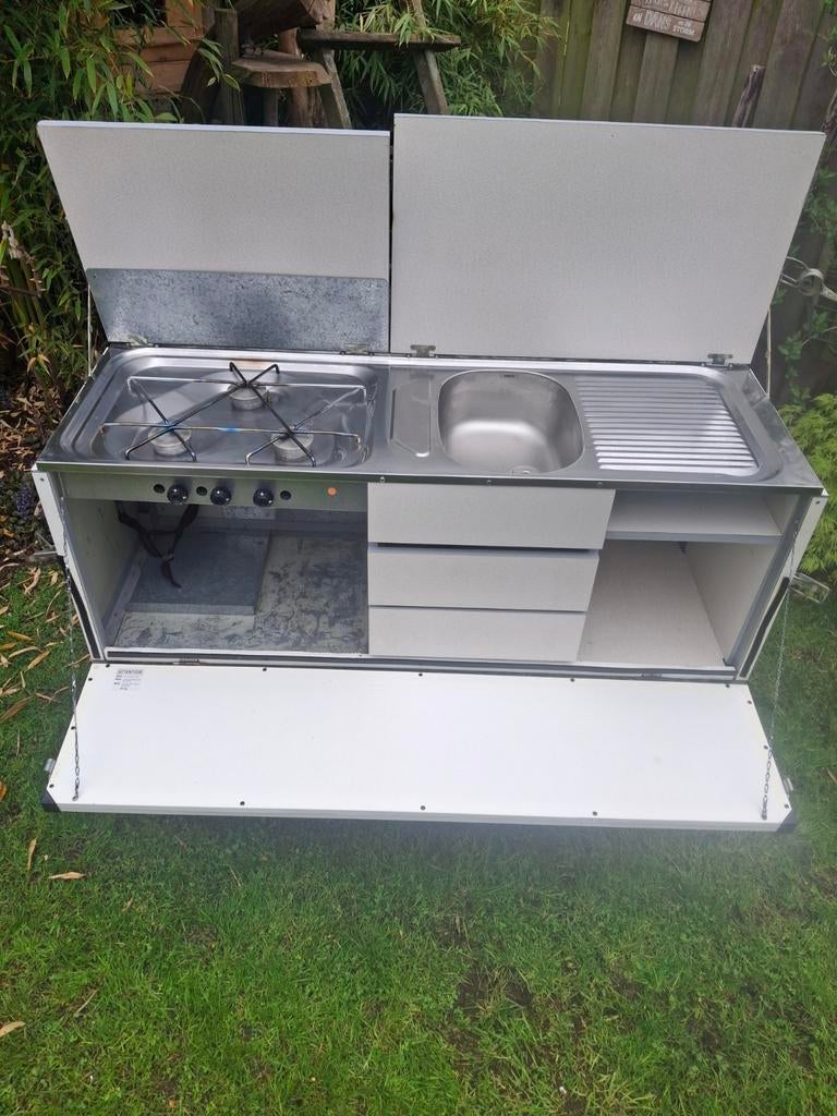 Zeer nette en schone bermkeuken!, Ophalen, Zo goed als nieuw