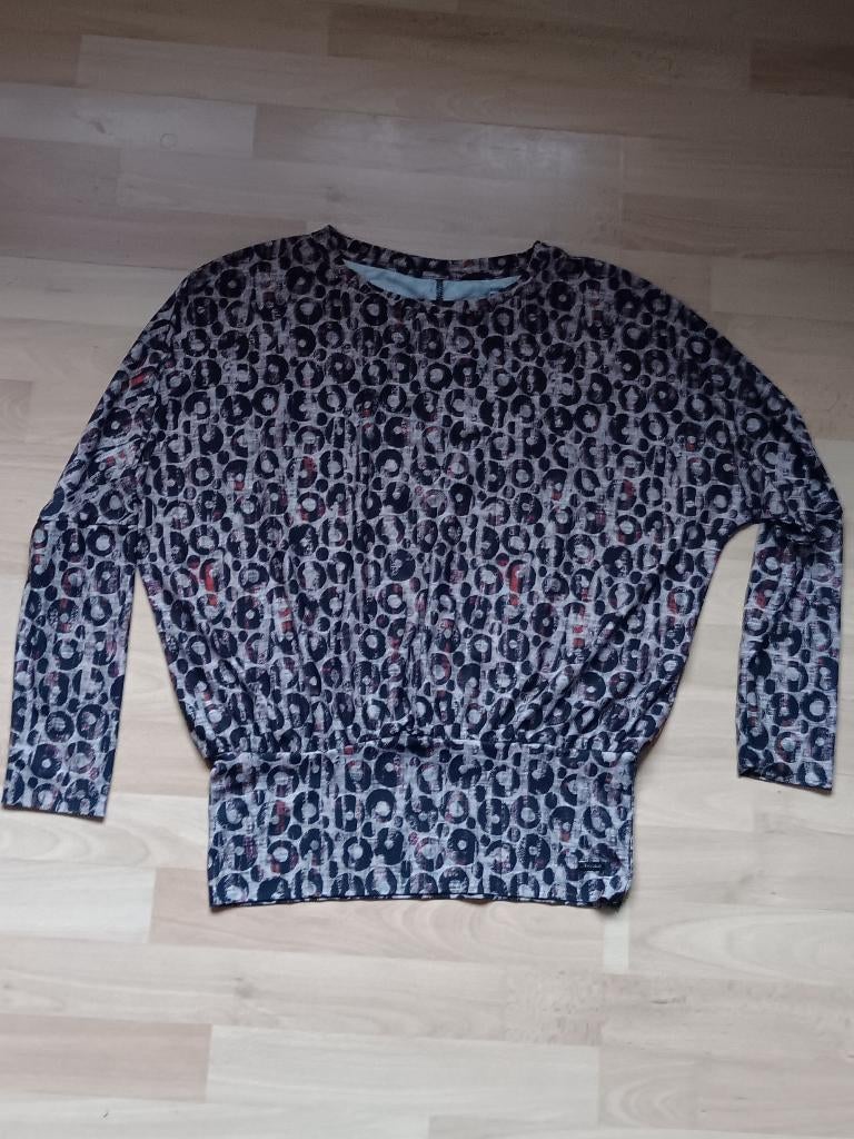 shirt met vleermuis mouwen van het merk Sophia Perla, Kleding | Dames, Maat 38/40 (M), Overige kleuren, Ophalen of Verzenden, Zo goed als nieuw