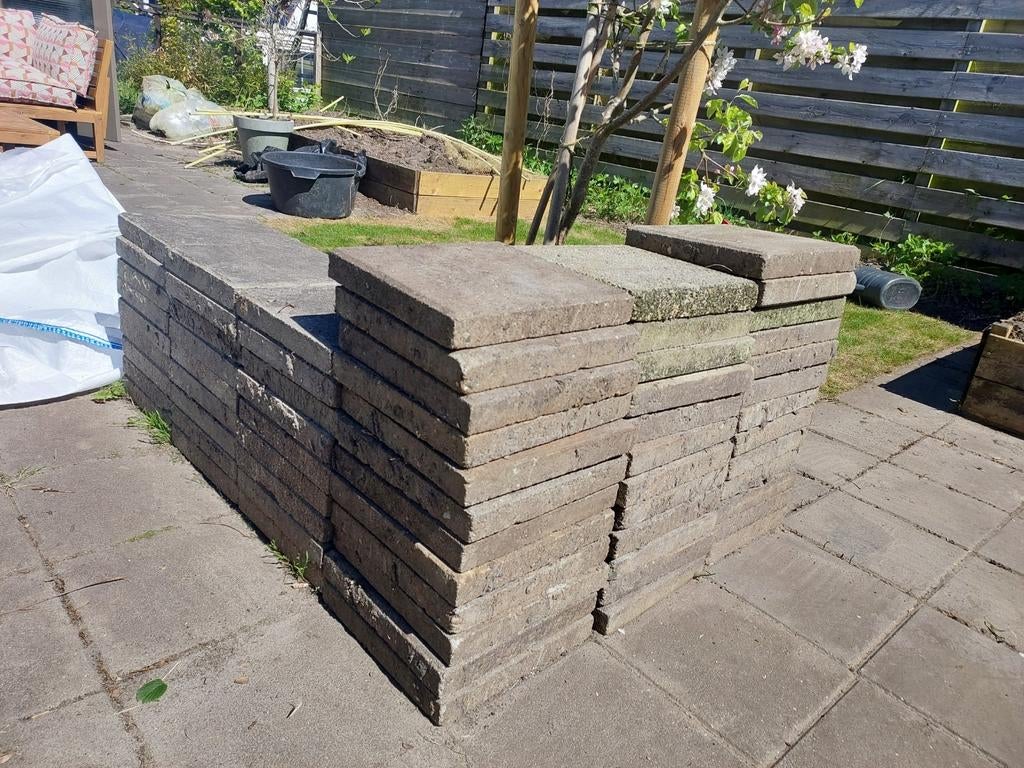 64 tegels 30 x 30 gratis, mag ook in kleine delen weg, Tuin en Terras, Tegels en Klinkers, Ophalen, Gebruikt, Beton, Terrastegels