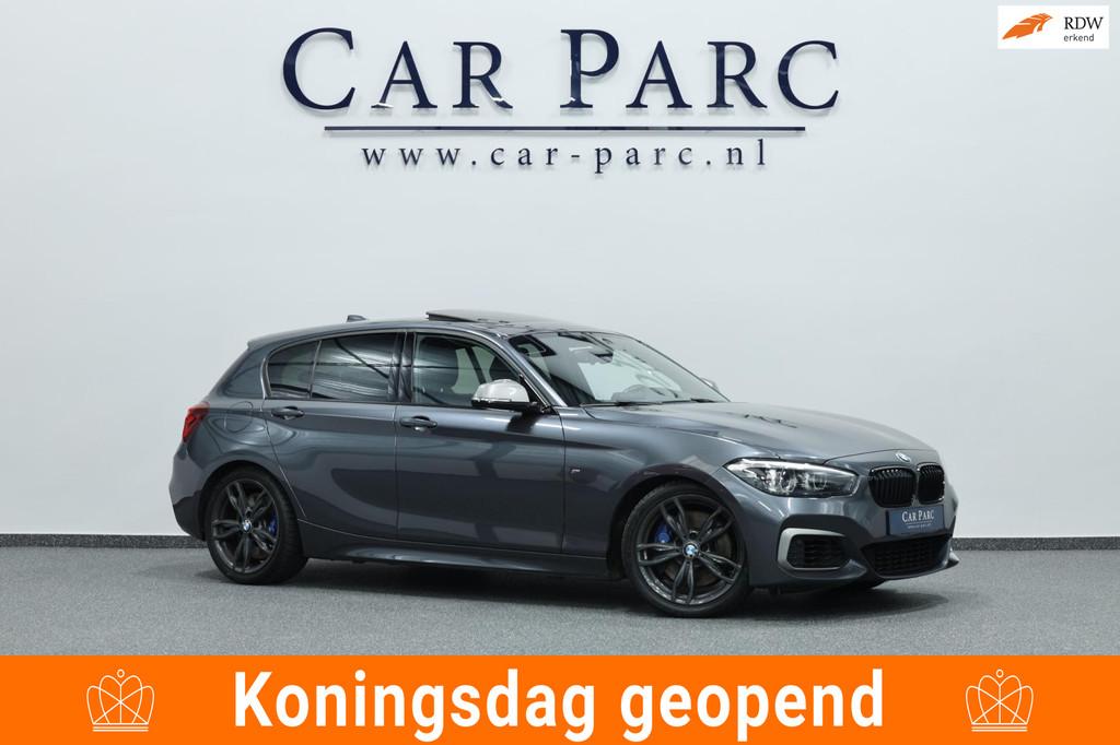 BMW 1-serie M140i Special Edition LED/SCHUIFDAK/LEER+S.VERWA, Auto's, Achterwielaandrijving, Gebruikt, Lichtsensor, Alcantara