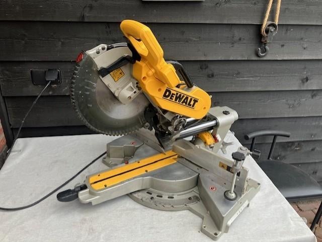 afkortzaag dewalt DWS 780 QS 305 mm doorsnede, Doe-het-zelf en Verbouw, Gereedschap | Zaagmachines, Ophalen, 70 mm of meer, Zo goed als nieuw