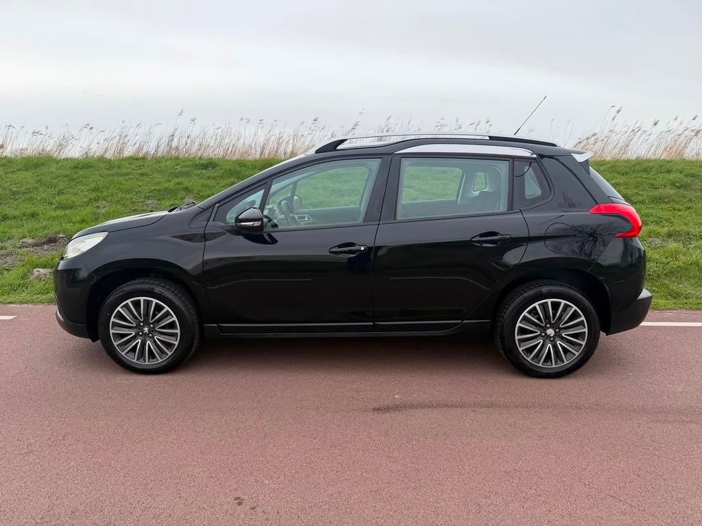 Peugeot 2008 1.2 VTi ACTIVE / BLACK - TITANIUM / MOOIE ORIGI, Auto's, Peugeot, Voorwielaandrijving, Euro 5, Stof, Zwart