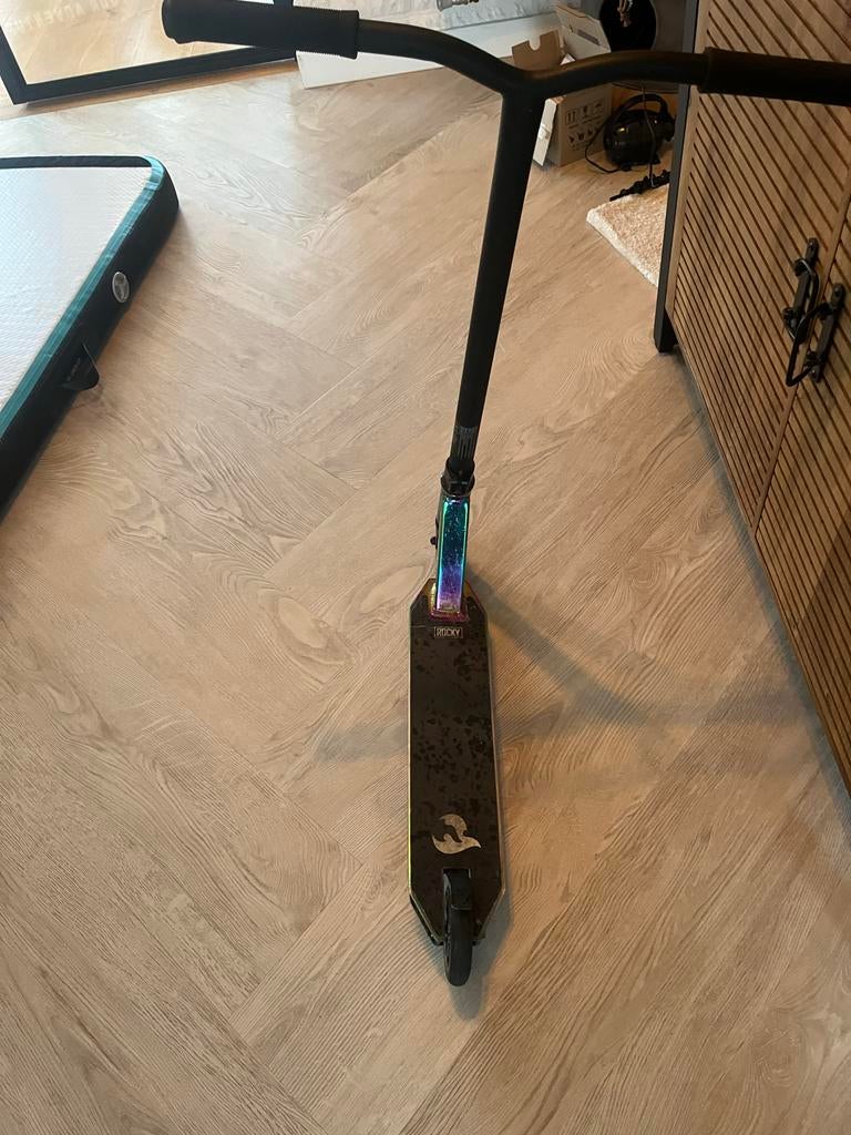 Stuntstep met regenboog details, Fietsen en Brommers, Steps, Ophalen of Verzenden, Gebruikt, Overige typen