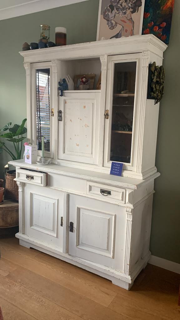 Antieke witte buffetkast / servieskast met vitrine, Huis en Inrichting, Kasten | Overige, Gebruikt, Ophalen