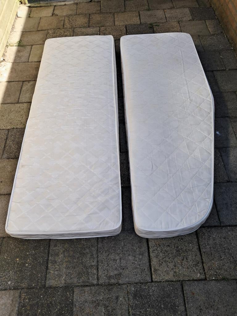 Twee gebruikte matrassen, ideaal voor camper of caravan, Ophalen, Gebruikt, 190 cm of minder, Matras