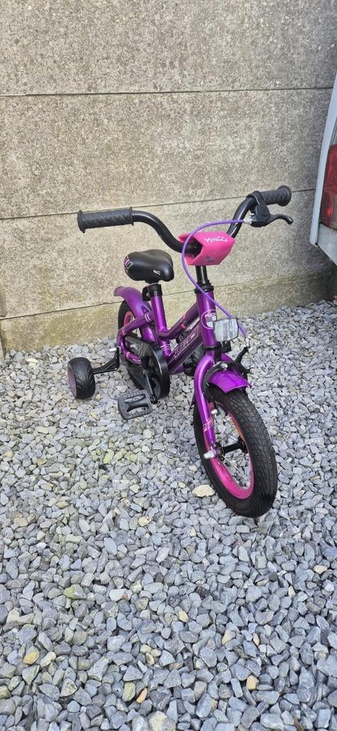 Leuke paarse kinderfiets met zijwieltjes, Fietsen en Brommers, Fietsen | Kinderfietsjes, Ophalen, Zijwieltjes, Gebruikt, Puch