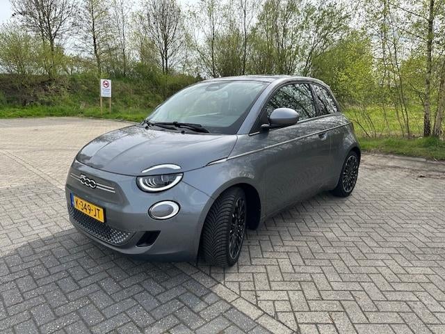 Fiat 500e 42kWh 118pk Aut 2020/2021 Mineral Grey, Auto's, Fiat, 118 pk, 4 stoelen, Parkeerassistent, Origineel Nederlands
