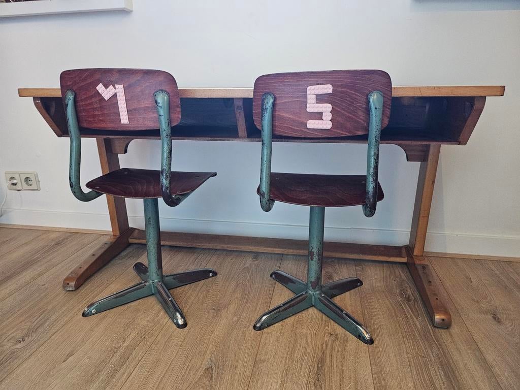 Oud schoolbureautje, Ophalen, Gebruikt, Stoel(en)