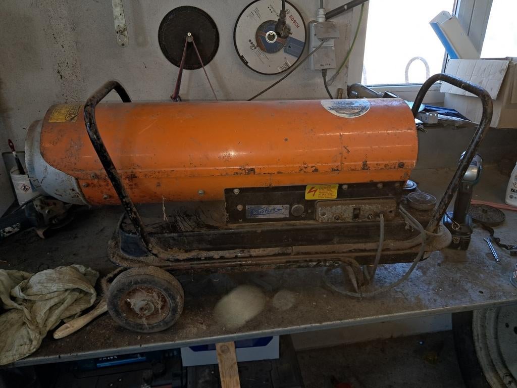 heteluchtkanon - Ideaal voor tijdelijke warmte, Doe-het-zelf en Verbouw, Verwarming en Radiatoren, Ophalen, 30 tot 80 cm, Gebruikt