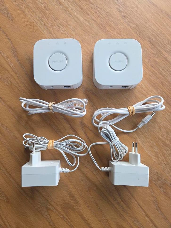 Philips Hue Bridge (2x) - Smart Home Hub, Computers en Software, Overige Computers en Software, Gebruikt, Ophalen of Verzenden