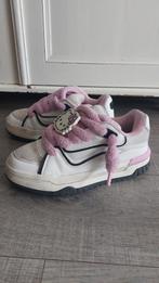 Bershka x Hello Kitty chunky sneakers 36, Sneakers of Gympen, Gedragen, Bershka, Ophalen of Verzenden