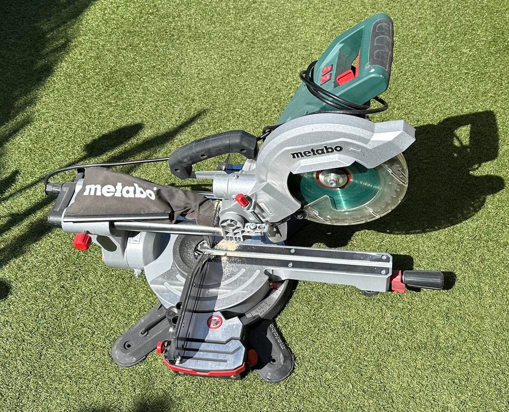Metabo KGS 216 M radiaal afkort- en verstekzaag 1500W, Ophalen, Zo goed als nieuw, Afkortzaag, 30 tot 70 mm