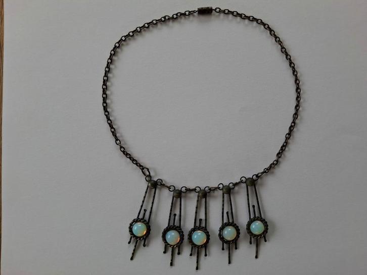 Vintage Art Deco halsketting met maanstenen, Sieraden, Tassen en Uiterlijk, Kettingen, Gebruikt, Overige materialen, Grijs, Met edelsteen