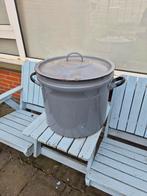 Kookpan voor tuin decoratie, Ophalen