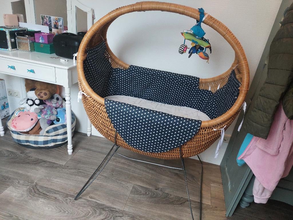 Prachtige celine rotan wieg 20 euro, Ophalen, Gebruikt, Wieg