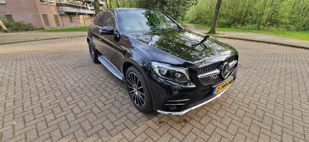 Mercedes-Benz GLC Coupé 250 4MATIC 2017 NIEUWSTAAT !, Auto's, Automaat, Zwart, 4 cilinders, Zwart