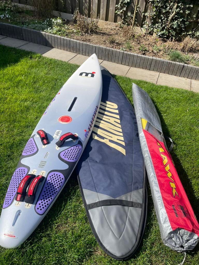 Mistral Electron, Watersport en Boten, Windsurfen, Ophalen, 250 tot 300 cm, Zo goed als nieuw, Met vin(nen)