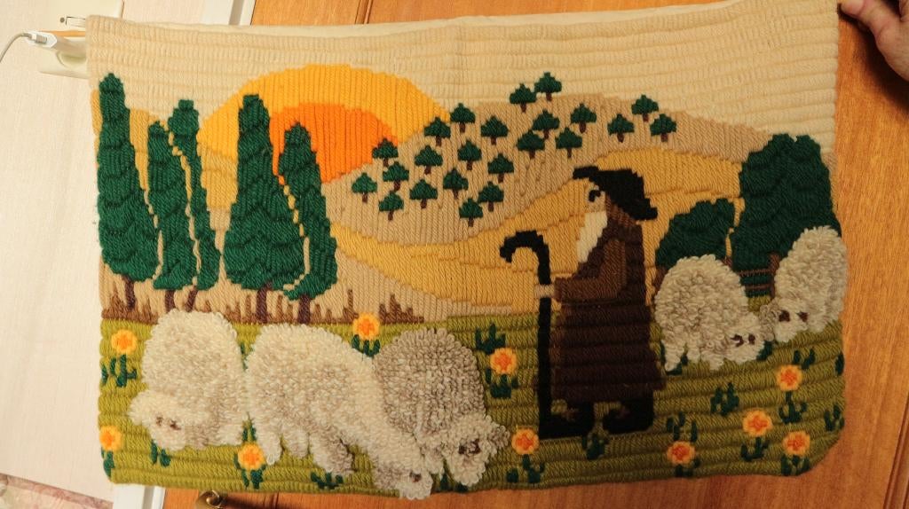 Vintage Smyrna wandkleed herder met schapen, Huis en Inrichting, Verzenden, Vintage, Zo goed als nieuw, Handgemaakt