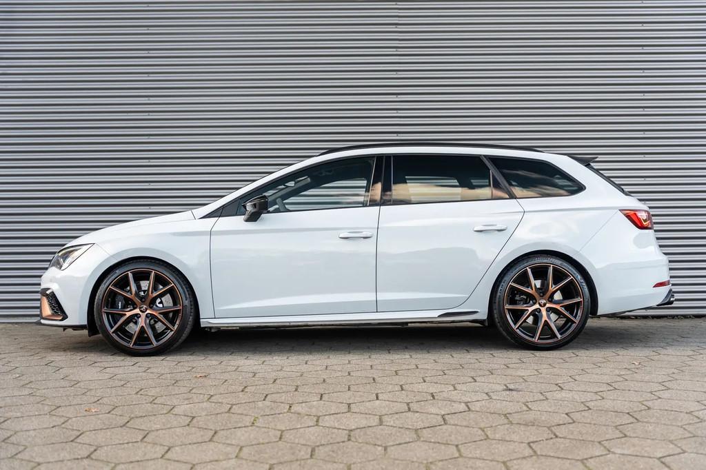 Seat Leon ST 2.0 TSI CUPRA R 4DRIVE PANO CARBON € 34.950,0, Auto's, Seat, Automaat, Gebruikt, 4 cilinders, 1984 cc