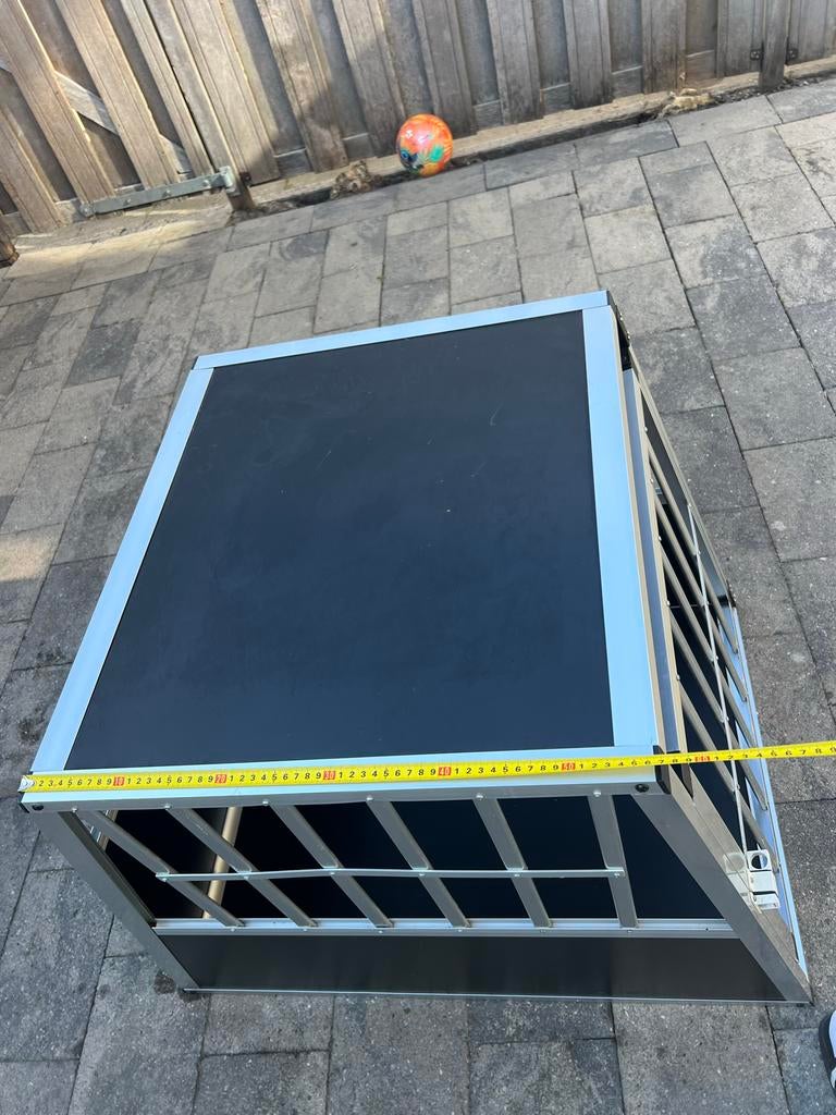 Honden bench middel groot 70x65x90, Ophalen, Zo goed als nieuw
