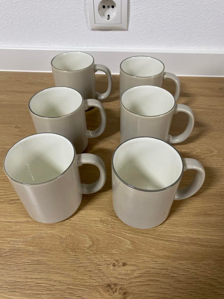 Set van 6 grijze keramische mokken met zilveren rand, Huis en Inrichting, Keuken | Servies, Keramiek, Ophalen of Verzenden, Zo goed als nieuw