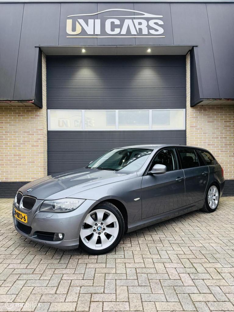 BMW 3-serie 320i High Executive|PRE LCI|Automaat|Leder|NAVI, Automaat, Achterwielaandrijving, Zwart, 4 cilinders