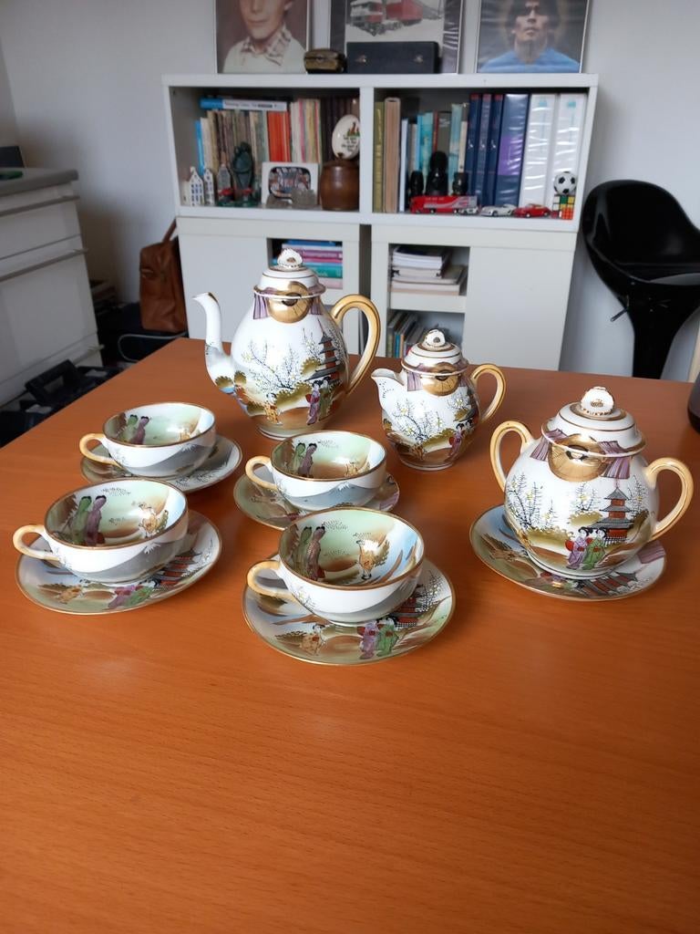 Vintage Japans theeservies met handgeschilderde decoratie, Antiek en Kunst, Ophalen of Verzenden