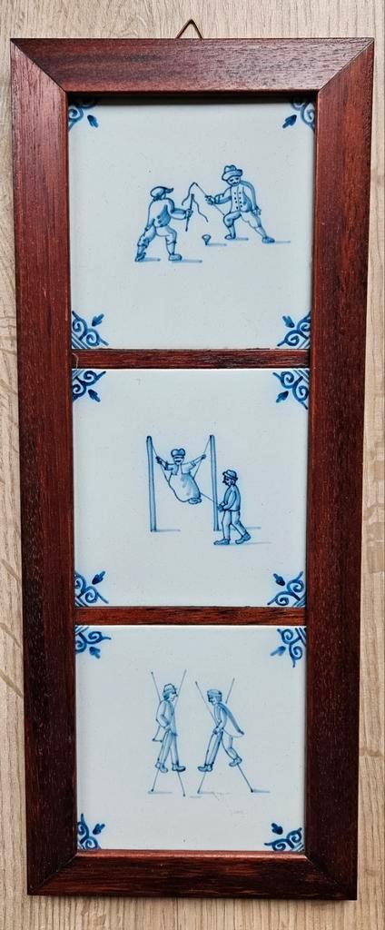 Delftsblauwe tegeltjes in houten lijst - Hollandse taferelen, Antiek en Kunst, Antiek | Wandborden en Tegels, Ophalen
