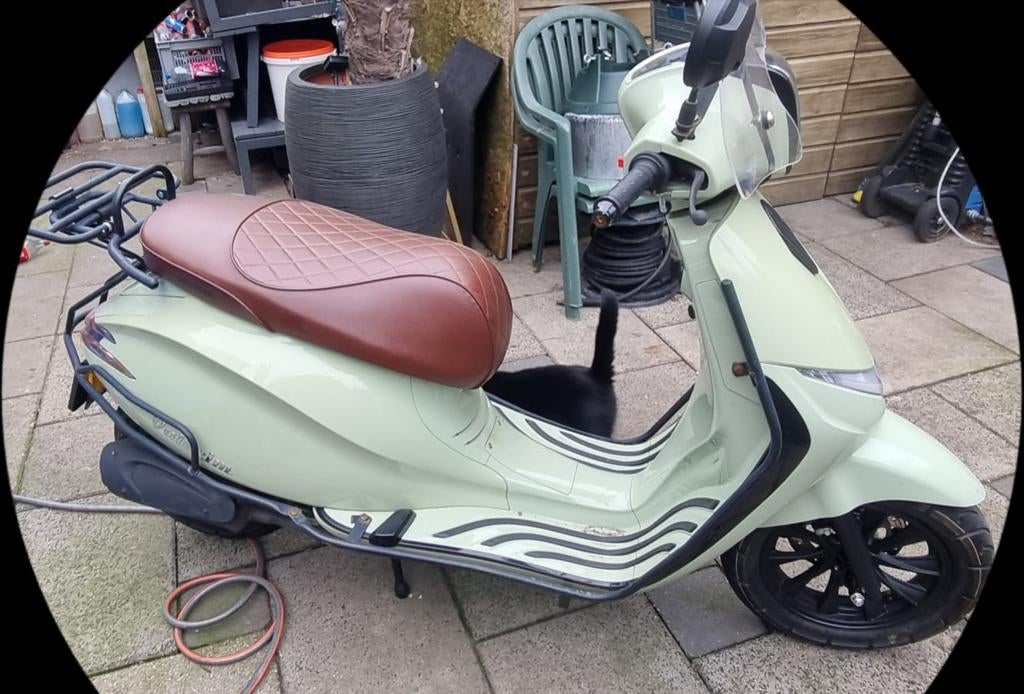 Souris
Valexim Limited - Mint Green, Ophalen of Verzenden, Zo goed als nieuw, Overige typen, Piaggio