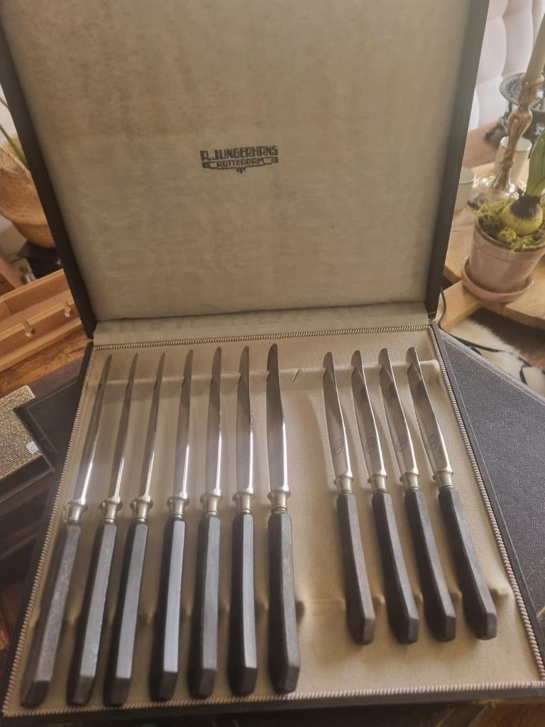 Friedrich Herder Solingen dinermessen met zwart houten heft, Antiek en Kunst, Antiek | Bestek, Ophalen of Verzenden