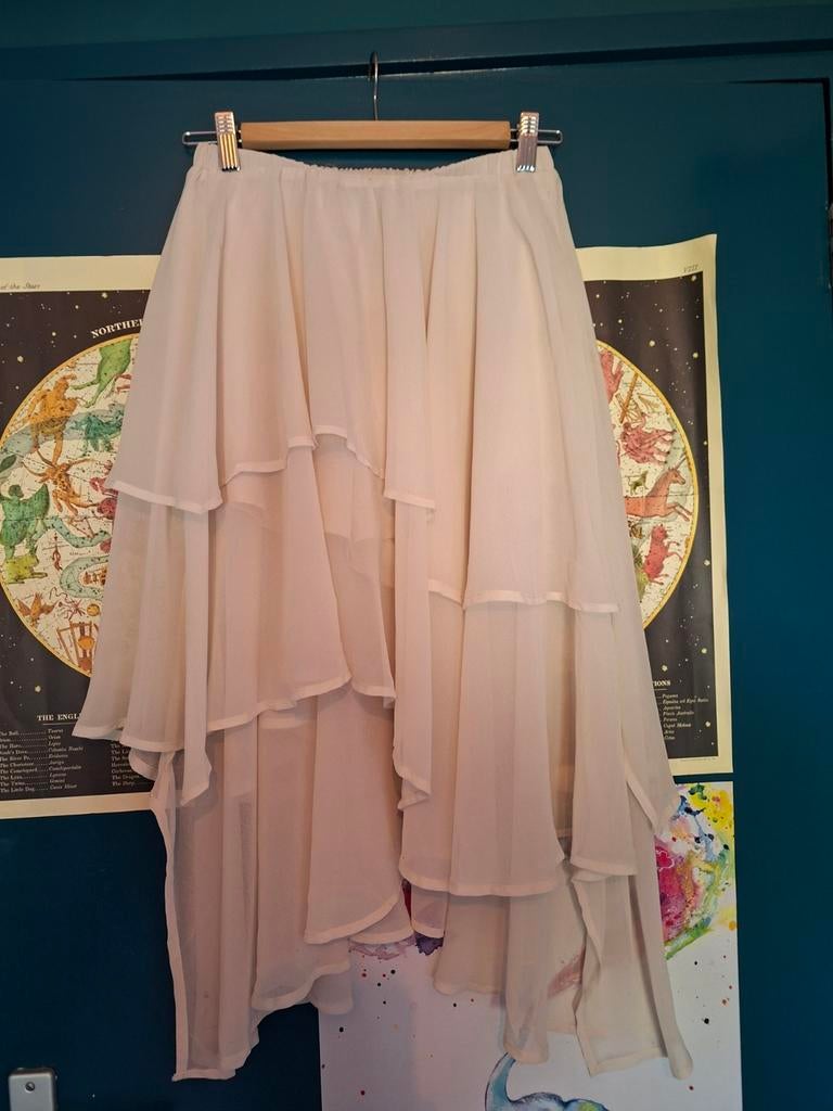 Elegante gelaagde rok in gebroken wit, Kleding | Dames, Rokken, Maat 38/40 (M), Beige, Ophalen of Verzenden, Onder de knie