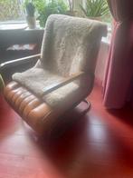 fauteuil met houten armleuningen, Ophalen, Gebruikt, 50 tot 75 cm, Leer