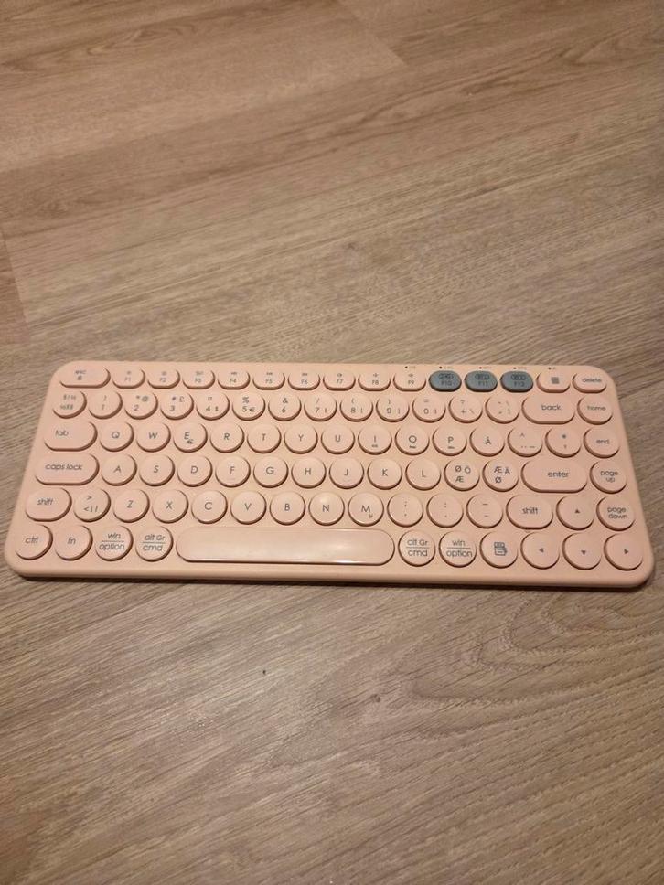 Draadloos toetsenbord – lichtroze, Computers en Software, Toetsenborden, Zo goed als nieuw, Ophalen of Verzenden