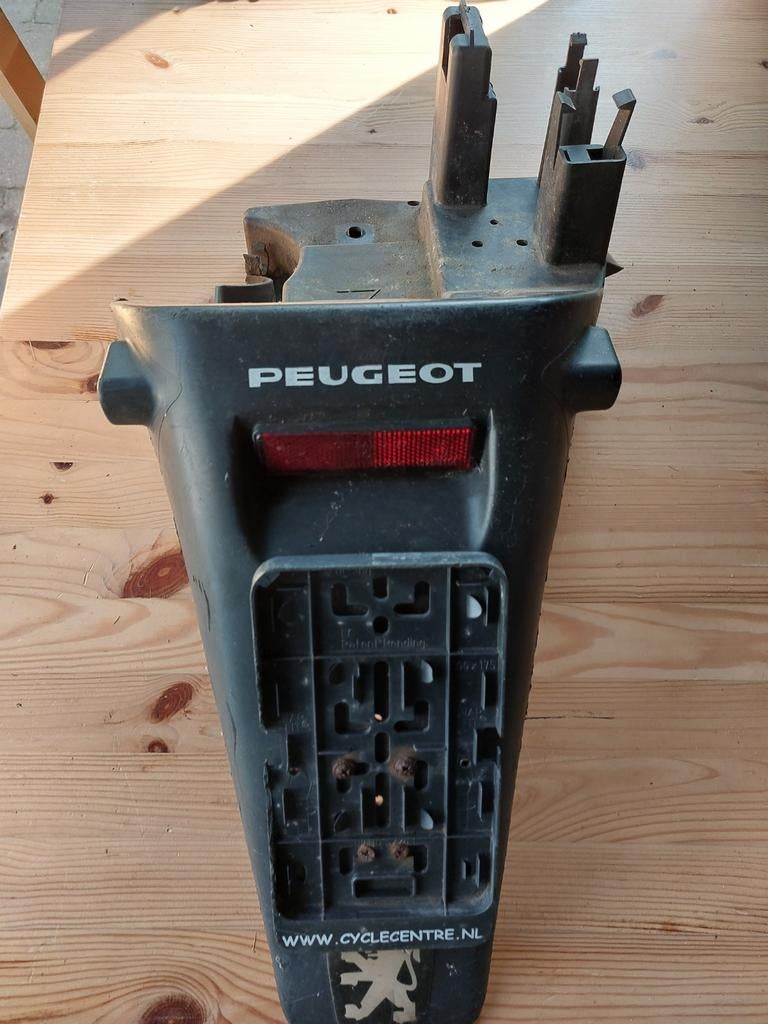 Peugeot Zenith kentekenhouder en achterkap, Fietsen en Brommers, Brommeronderdelen | Scooters, Ophalen of Verzenden, Gebruikt