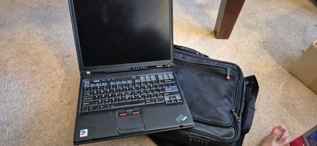 IBM ThinkPad T43 vintage laptop, Computers en Software, Vintage Computers, Ophalen of Verzenden