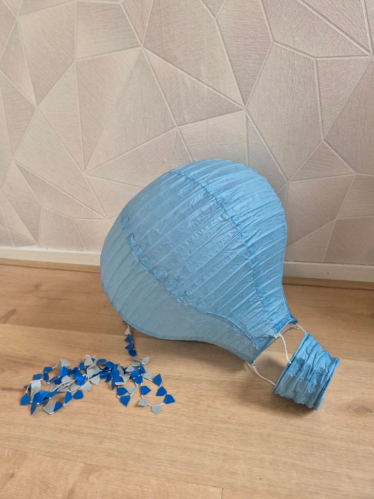 Blauwe papieren luchtballon decoratie, Kinderen en Baby's, Kinderkamer | Inrichting en Decoratie, Ophalen, Wanddecoratie
