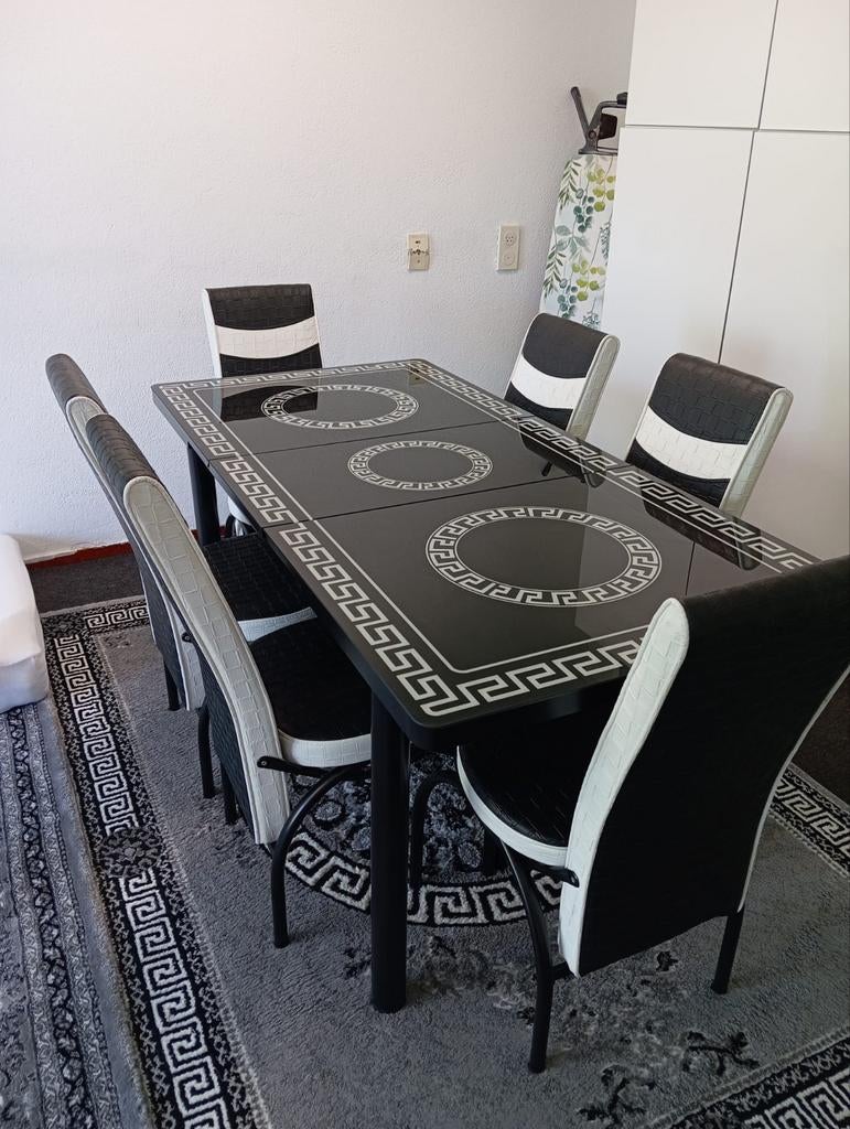Moderne eettafel met 6 stoelen - Zwart/Wit design, Huis en Inrichting, Tafels | Eettafels, Ophalen, Glas, 50 tot 100 cm, Zo goed als nieuw