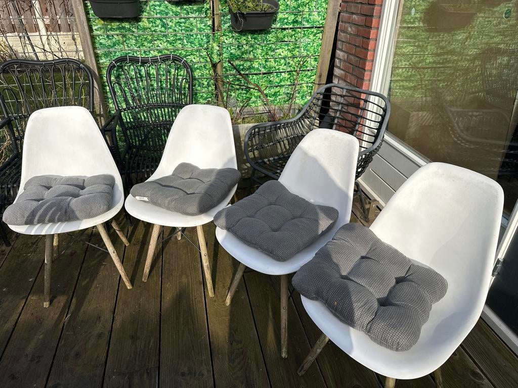 4 witte kuipstoelen met kussens - gratis ophalen, Ophalen, Kunststof, Gebruikt, Wit