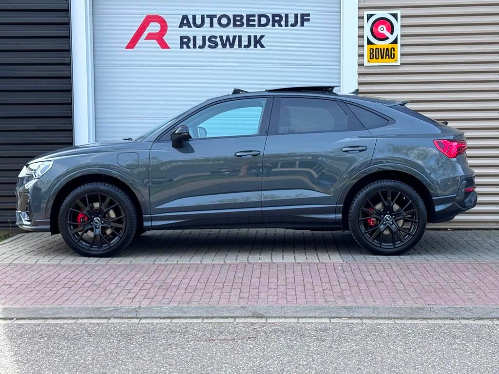 Audi Q3 Sportback 45 TFSI e S Edition Pano/360/AppleCar/Matr, Auto's, Audi, 12 maanden, Gebruikt, Euro 6, Leder en Stof