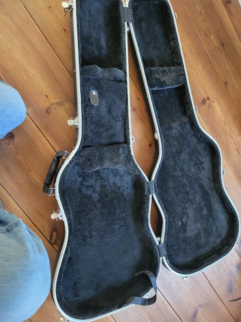 Koffer voor Fender stratocaster van het merk CNB., Muziek en Instrumenten, Behuizingen en Koffers, Ophalen of Verzenden, Zo goed als nieuw