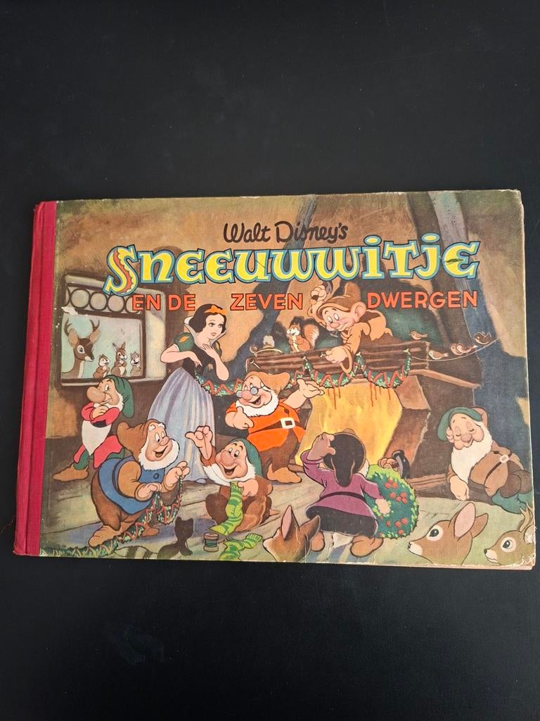 Plaatjesalbum: SNEEUWWITJE EN DE 7 DWERGEN ( circa 1955), Boeken, Ophalen of Verzenden, Gelezen