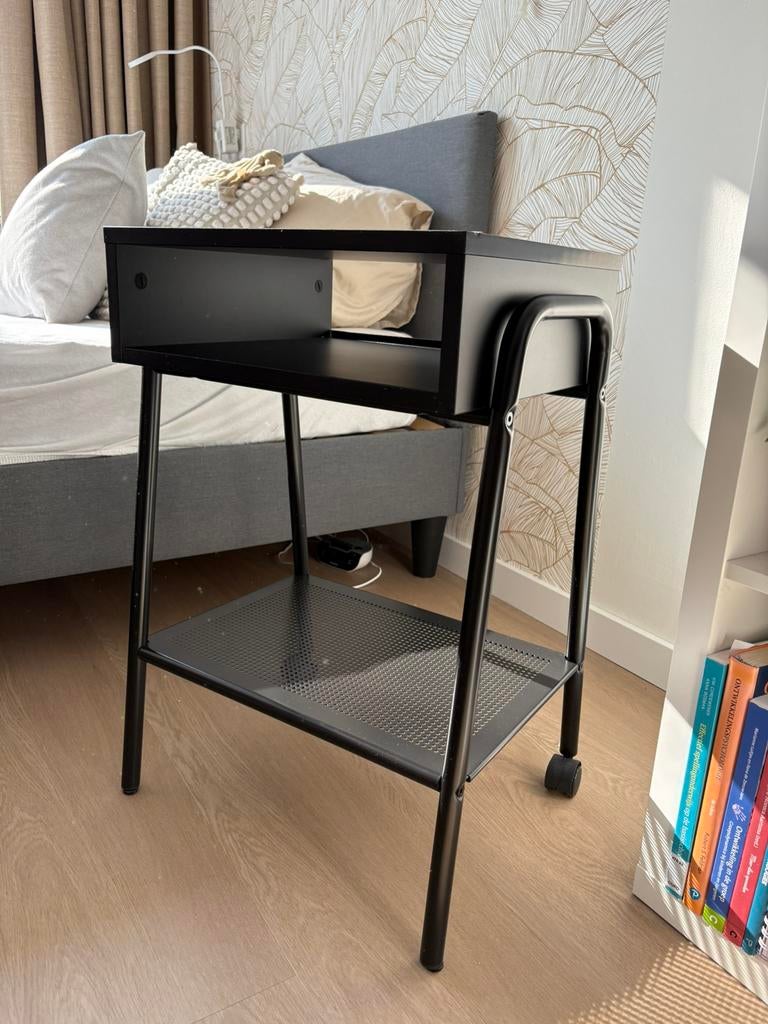 Nachtkastje zwart, Ophalen, Zo goed als nieuw, Minder dan 45 cm, 55 tot 70 cm