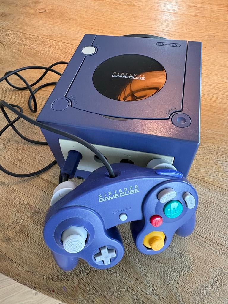 Gamecube met Super Smash Bros Melee, Spelcomputers en Games, Spelcomputers | Nintendo GameCube, Ophalen, Paars, Met 1 controller