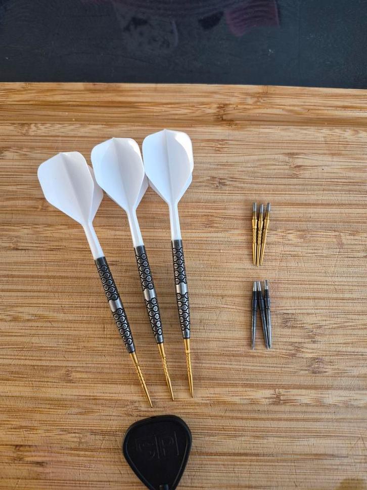 Target Cult SP01 21 gram darts, Sport en Fitness, Darts, Zo goed als nieuw, Pijlen, Ophalen of Verzenden