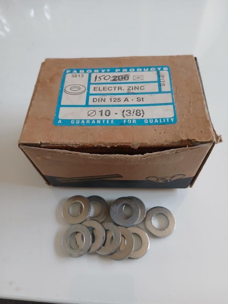 Doosje ringen 150 stuks, Doe-het-zelf en Verbouw, Ophalen, Zo goed als nieuw