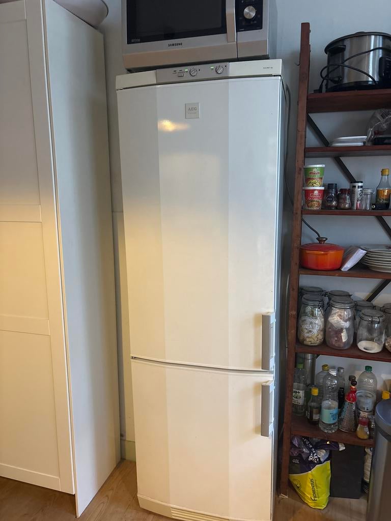 Grote AEG koelkast vriescombinatie - Ideaal voor elk huis!, Witgoed en Apparatuur, Koelkasten en IJskasten, Ophalen, Gebruikt