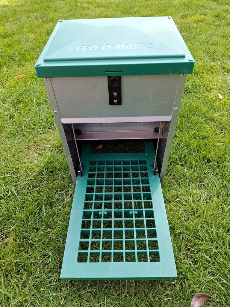 Feedomatic Automatische voerbak 5kg, Ophalen, Zo goed als nieuw, Drinken en Voederen